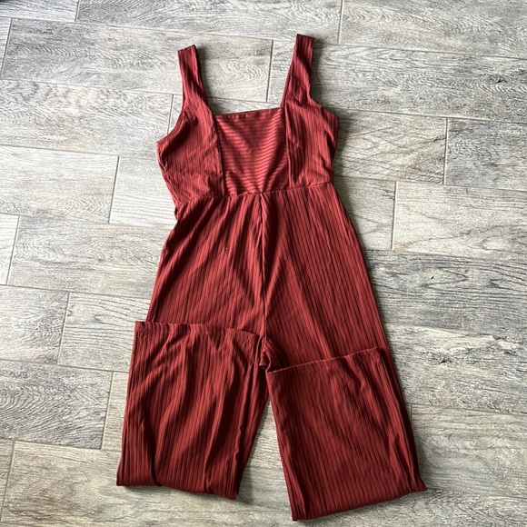 Target maroon ribbed romper - Picture 2 of 2